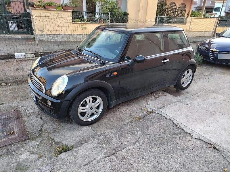 Usata Mini ONE 90 CV (66 kW) 2003 Nero Utilitaria