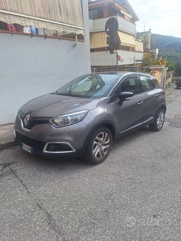 Usata Renault Captur Zen 90 CV (66 kW) 2017 SUV
