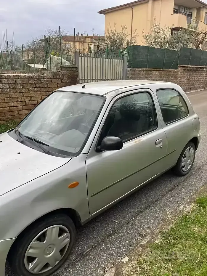 Usata Nissan Micra 60 CV (44 kW) 2001 Grigio Utilitaria