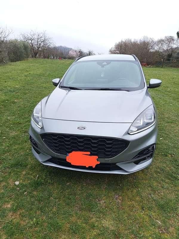 Usata Ford Kuga ST-Line 224 CV (164 kW) 2023 Argento SUV