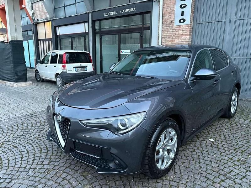 Usata Alfa Romeo Stelvio Executive 180 CV (132 kW) 2018 Grigio SUV