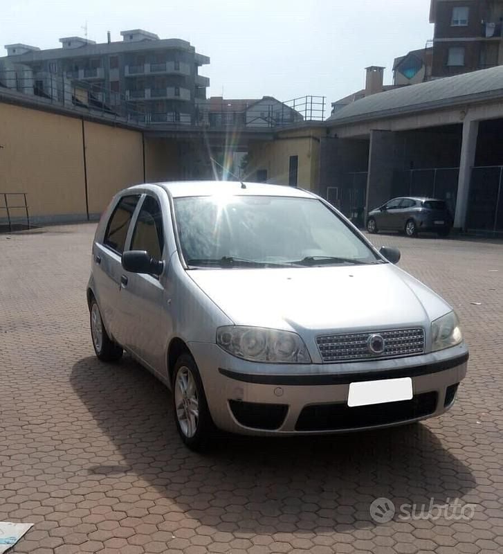 Usata Fiat Punto 60 CV (44 kW) 2010 Grigio Utilitaria