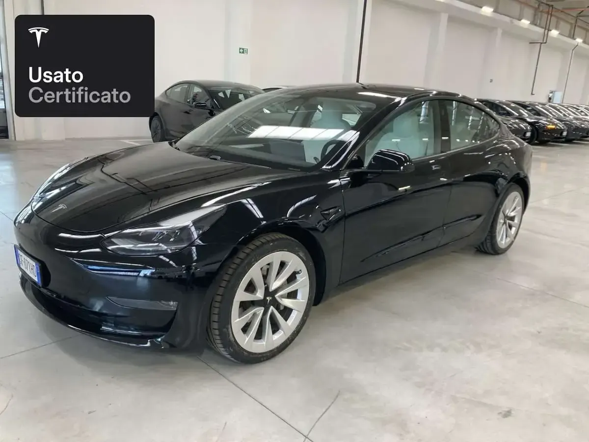 Usata Tesla Model 3 Long Range AWD 324 kW (441 CV) 2021 Solid black Berlina