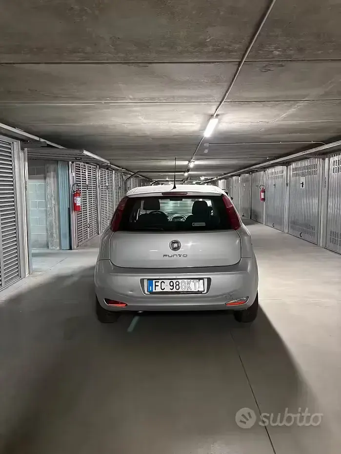 Usata Fiat Grande Punto 69 CV (50 kW) 2015 Grigio Utilitaria