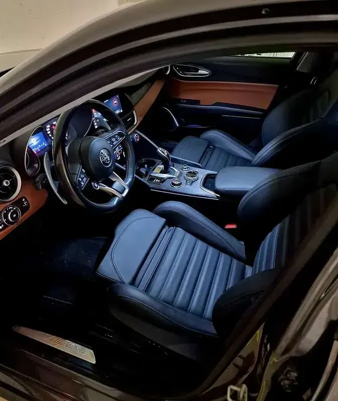 Usata Alfa Romeo Giulia 200 CV (147 kW) 2021 Grigio Berlina