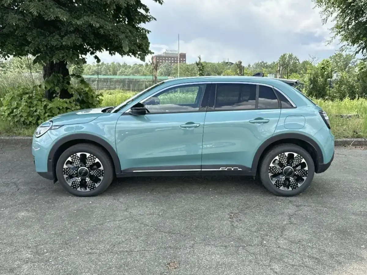 Usata Fiat 600 La Prima 110 CV (80 kW) 2025 Blu/azzurro SUV