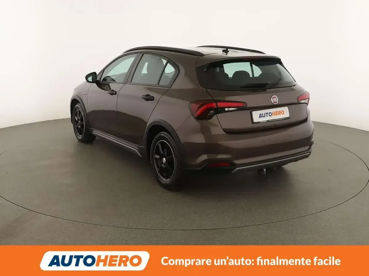 Usata Fiat Tipo Cross 99 CV (72 kW) 2021 Nero Utilitaria