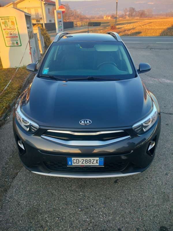 Nero Usata 2021 Kia Stonic 4 SUV | 15.900 € (Buon prezzo) - Immagine 1/4