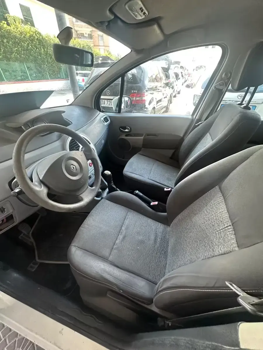 Usata Renault Modus Dynamique 75 CV (55 kW) 2010 Bianco Monovolume
