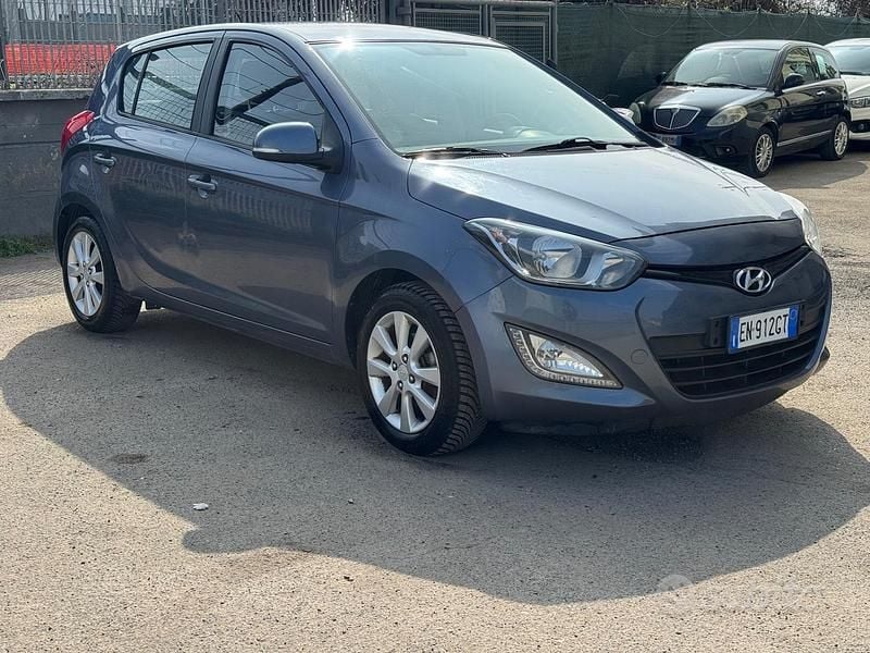 Usata Hyundai i20 Classic 77 CV (56 kW) 2012 Blu Utilitaria