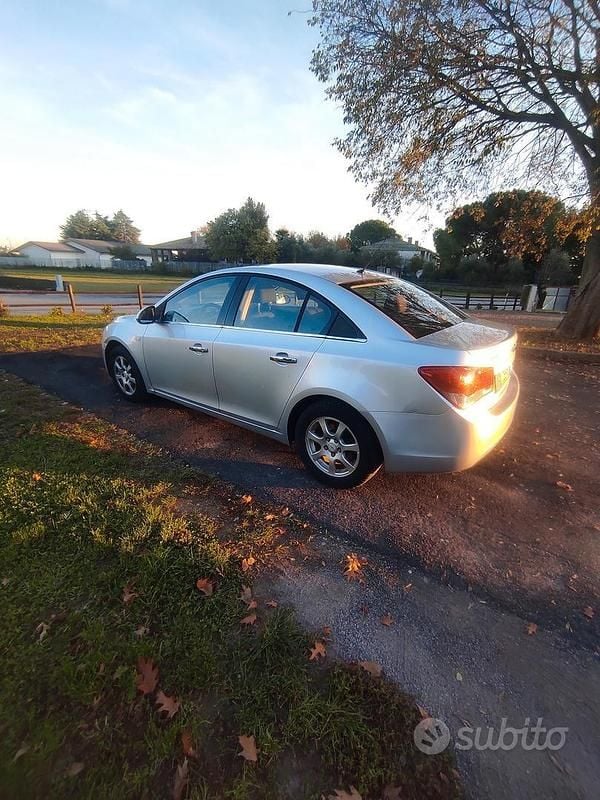 Usata Chevrolet Cruze 163 CV (119 kW) 2011 Grigio Berlina