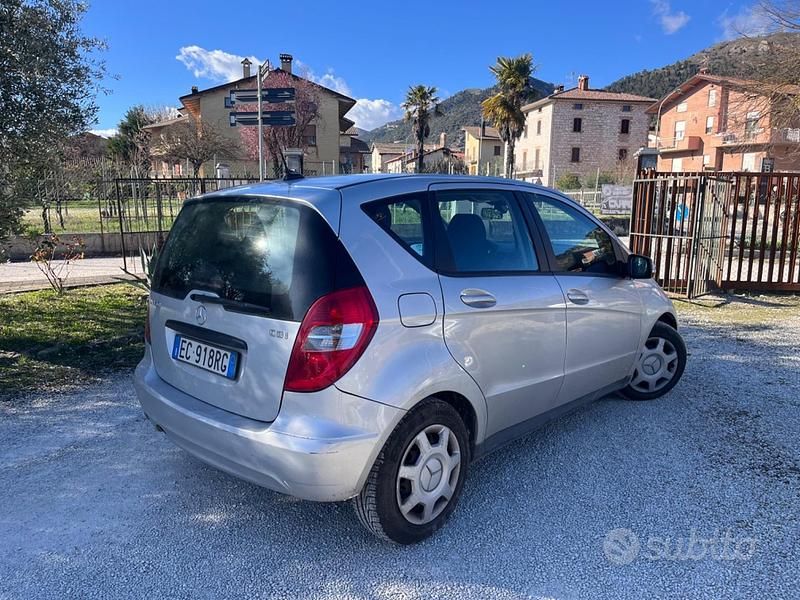 Usata Mercedes A160 81 CV (59 kW) 2010 Grigio Utilitaria