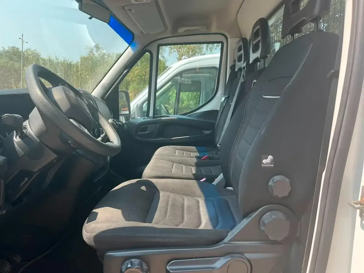 Usata Iveco Daily 135 CV (99 kW) 2023 Bianco