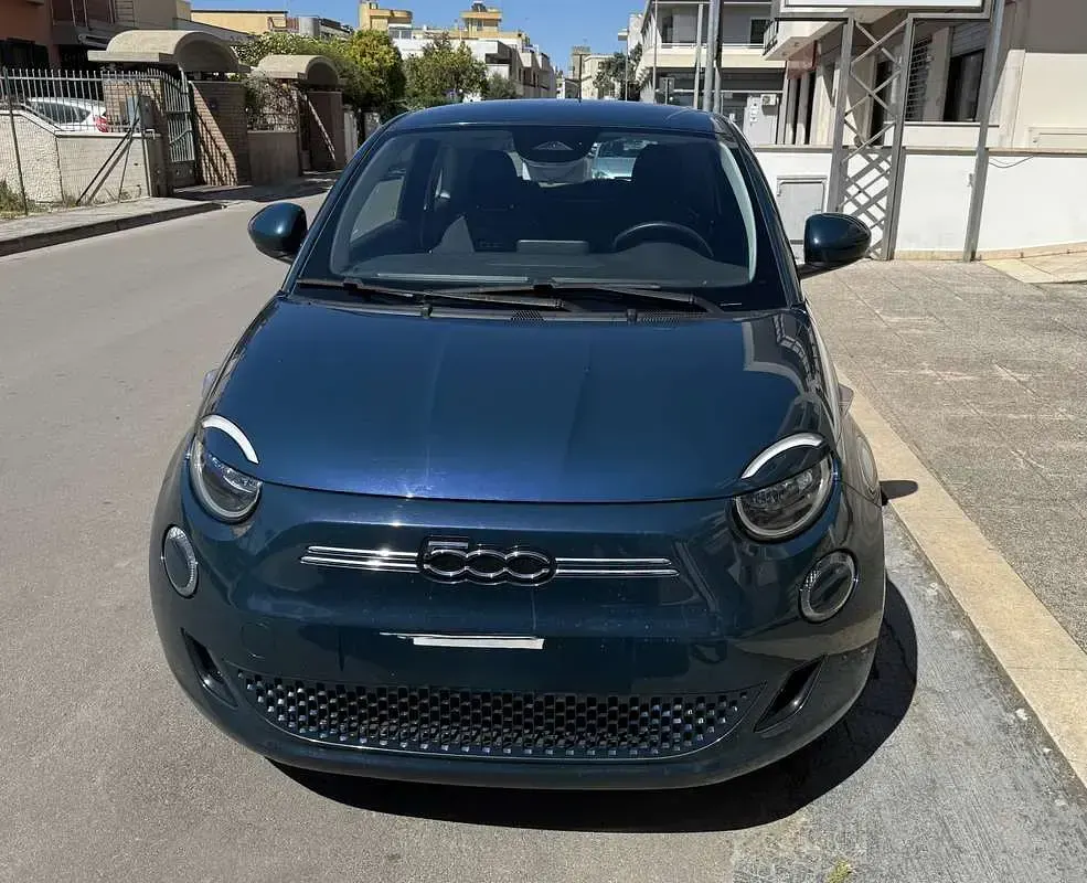 Begagnad Fiat 500e Passion 42 kW (58 HK) 2021 Halvkombi