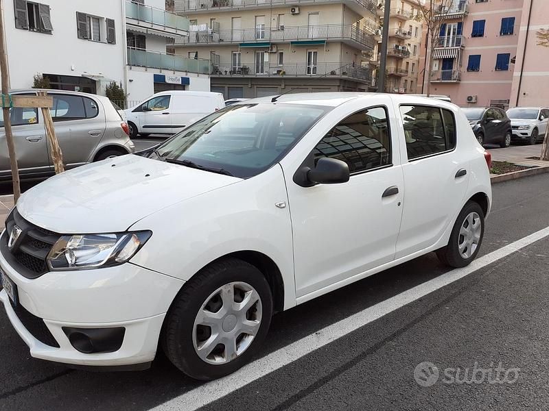 Usata Dacia Sandero 90 CV (66 kW) 2015 Bianco Utilitaria