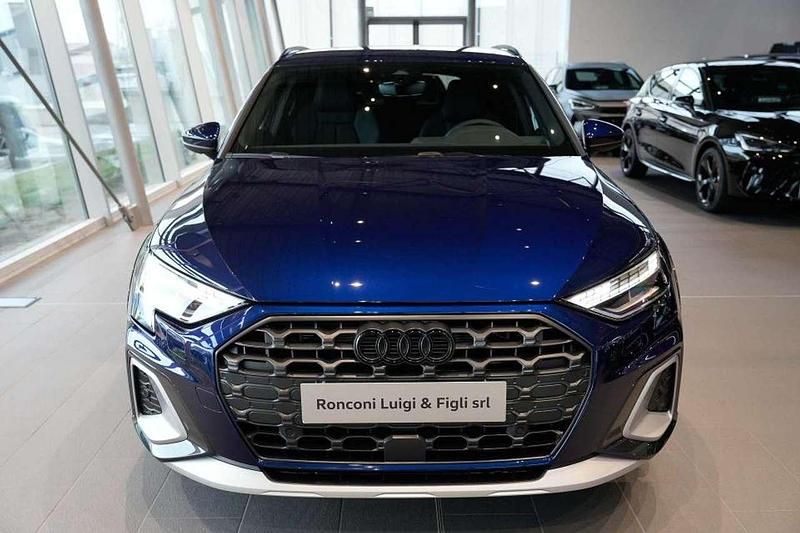 Nieuw Audi A3 S-Line 150 PK (110 kW) 2025 Blauw Sedan