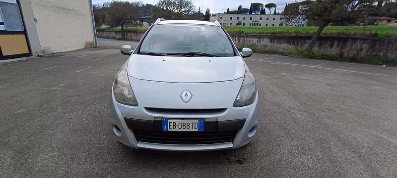 Usata Renault Clio II Luxe 86 CV (63 kW) 2009 Berlina