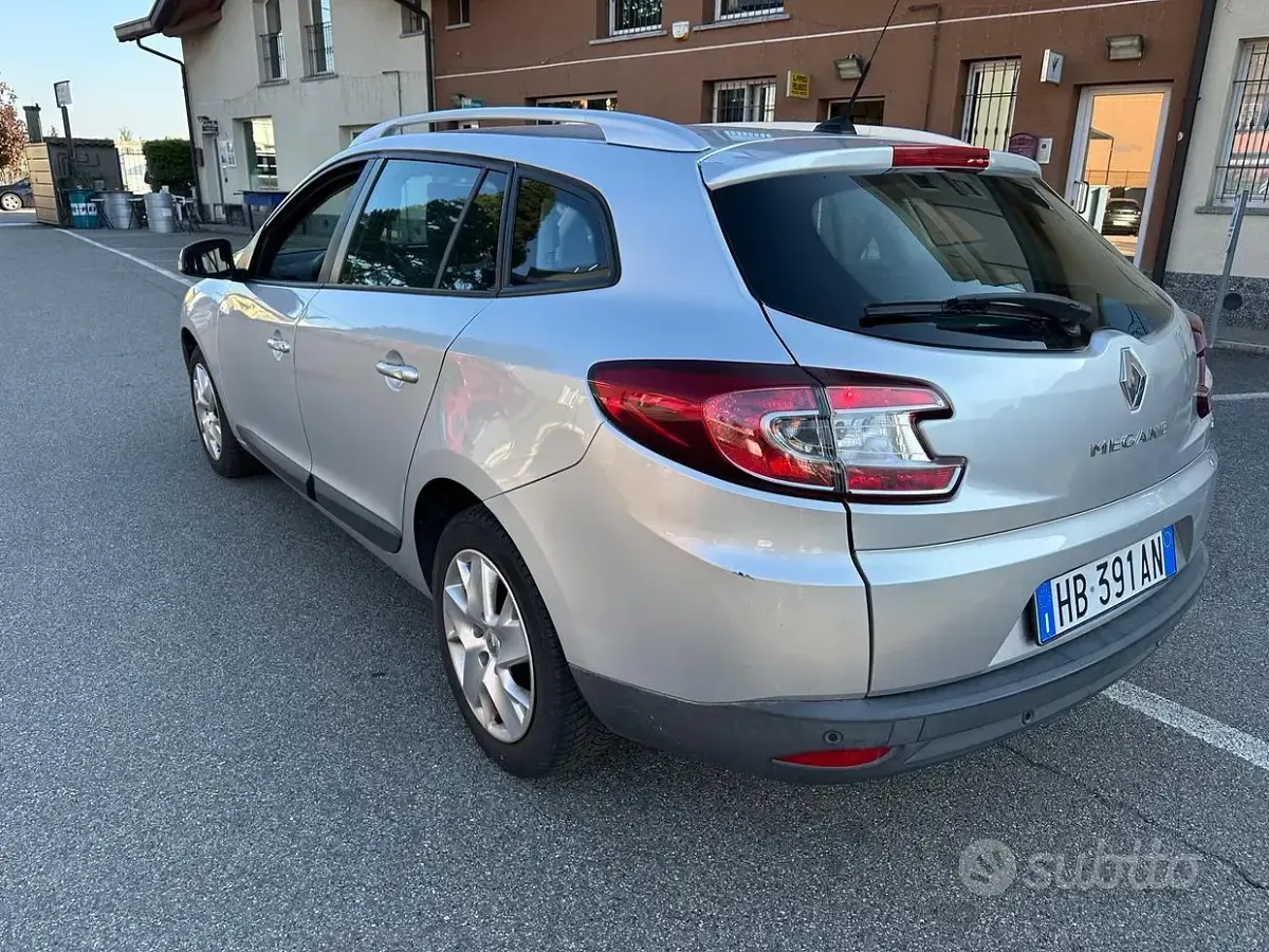 Usata Renault Mégane GrandTour 110 CV (80 kW) 2013 Grigio Station wagon