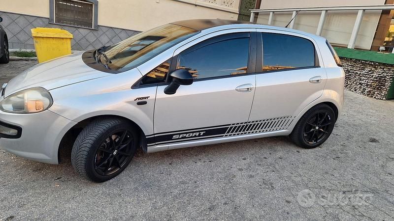 Grigio Usata 2010 Fiat Punto Evo Sport Due volumi | 5000 € (Cara) - Immagine 1/4