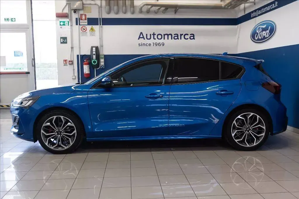 Usata Ford Focus ST-Line 125 CV (91 kW) 2022 Blu metallizzato Berlina