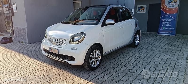 Usata Smart ForFour Passion 71 CV (52 kW) 2015 Bianco Utilitaria