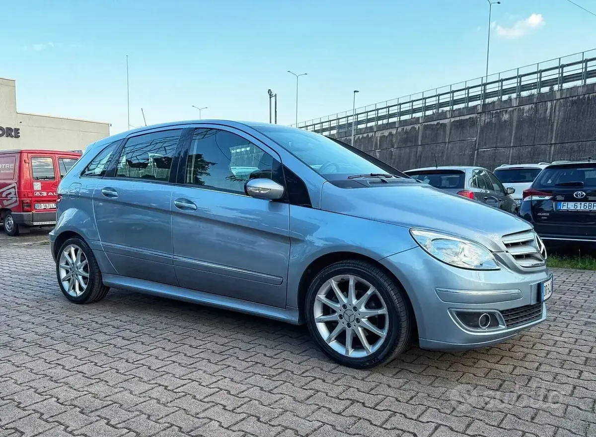 Usata Mercedes B170 116 CV (85 kW) 2008 Blu Monovolume