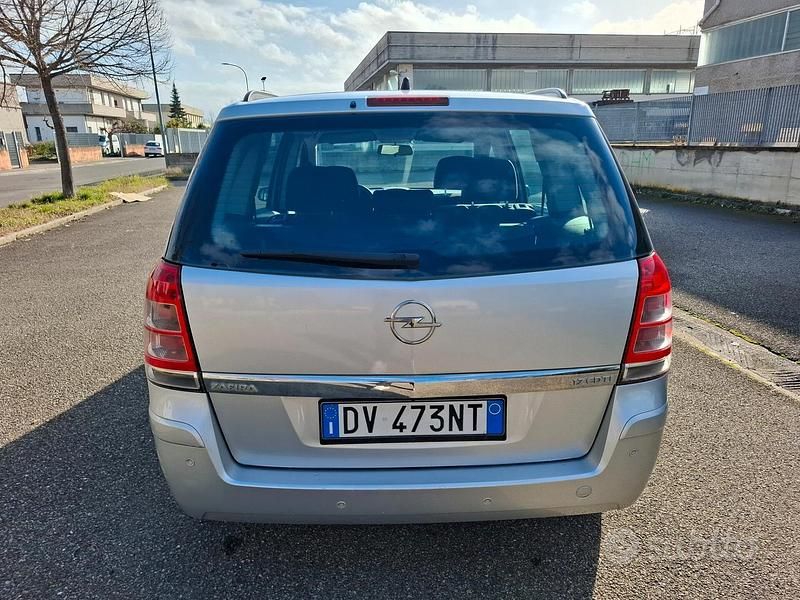 Usata Opel Zafira Cosmo 110 CV (80 kW) 2009 Grigio Monovolume