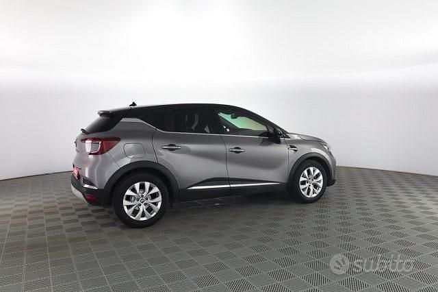 Usata Renault Captur Intens 101 CV (74 kW) 2021 Grigio SUV