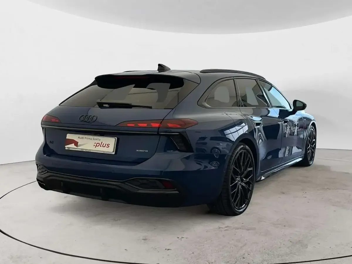 Usata Audi A6 S-Line 204 CV (150 kW) 2025 Blu/azzurro Station wagon