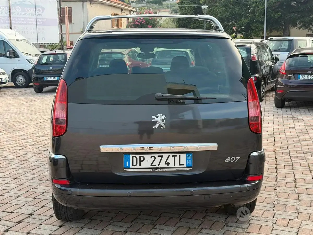 Usata Peugeot 807 170 CV (125 kW) 2008 Grigio Monovolume