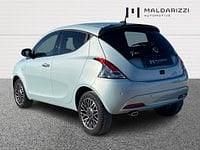 Usata Lancia Ypsilon Gold 69 CV (50 kW) 2023 Argento Utilitaria