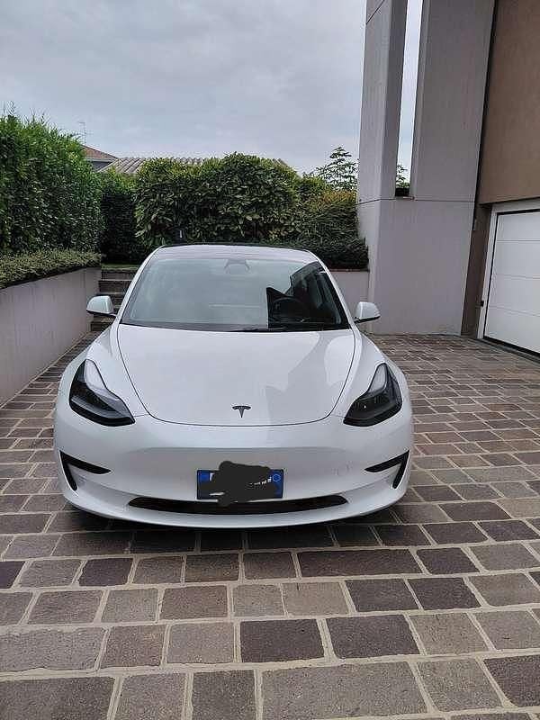 Usata Tesla Model 3 RWD 88 kW (120 CV) 2023 Bianco Berlina