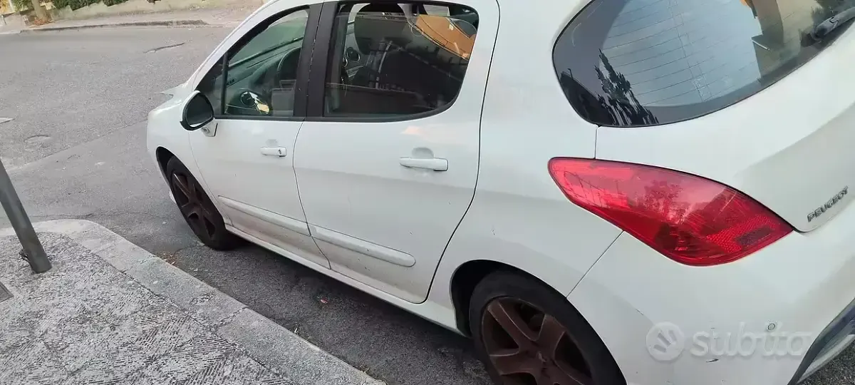 Usata Peugeot 308 109 CV (80 kW) 2009 Bianco Berlina