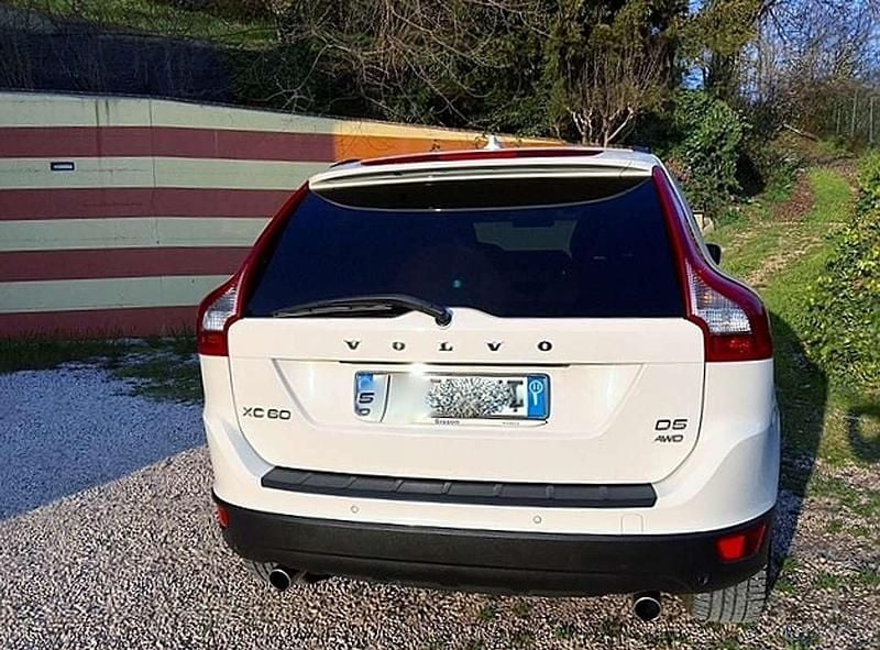 Usata Volvo XC60 Momentum 215 CV (158 kW) 2011 Bianco SUV