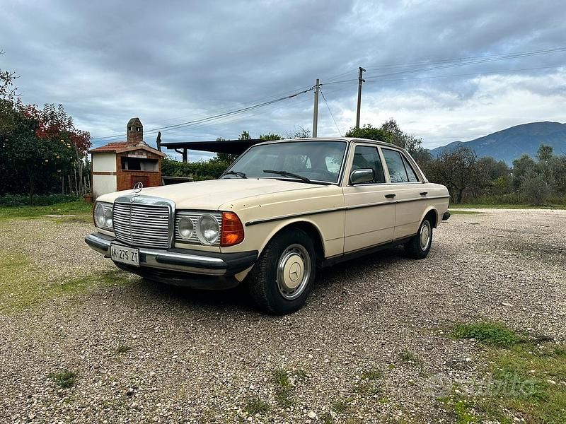 Usata Mercedes 200 1981 Berlina