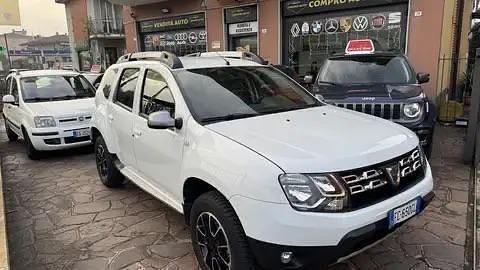 Usata Dacia Duster Lauréate 125 CV (91 kW) 2016 Bianco SUV