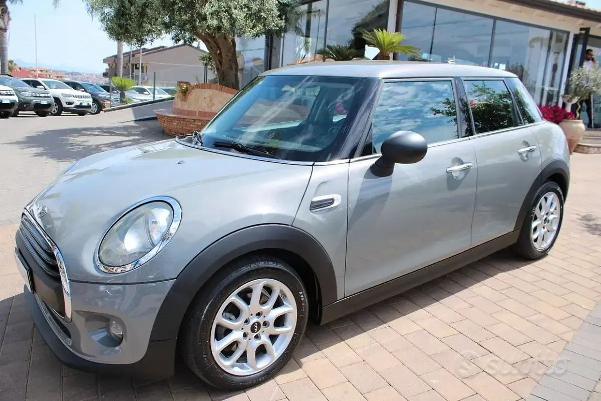 Usata Mini Cooper D 95 CV (69 kW) 2017 Grigio Utilitaria