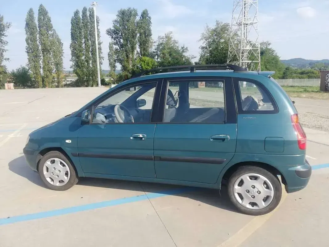 Usata Hyundai Matrix Style 82 CV (60 kW) 2004 Blu/azzurro Monovolume