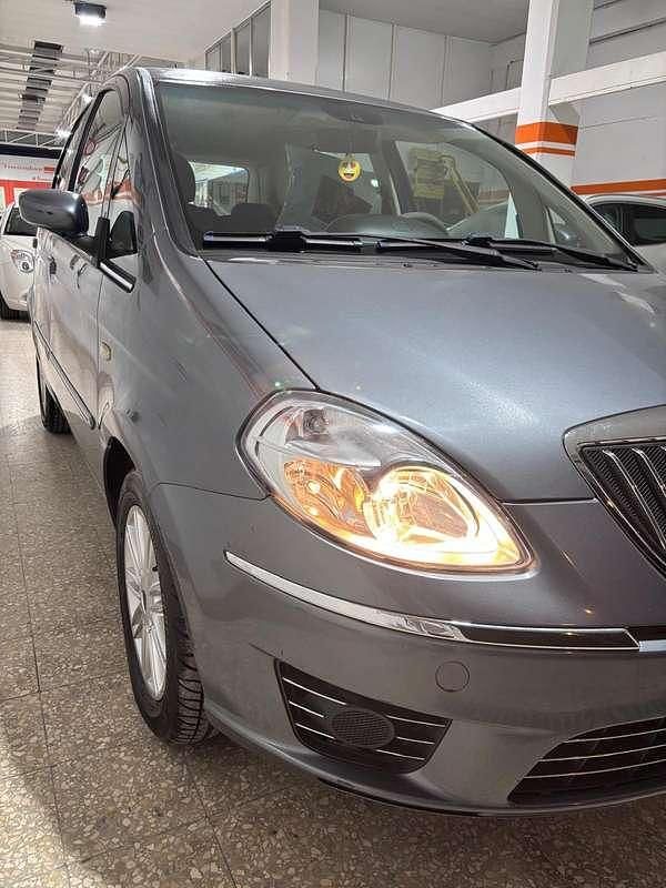 Usata Lancia Musa 90 CV (66 kW) 2009 Grigio Monovolume