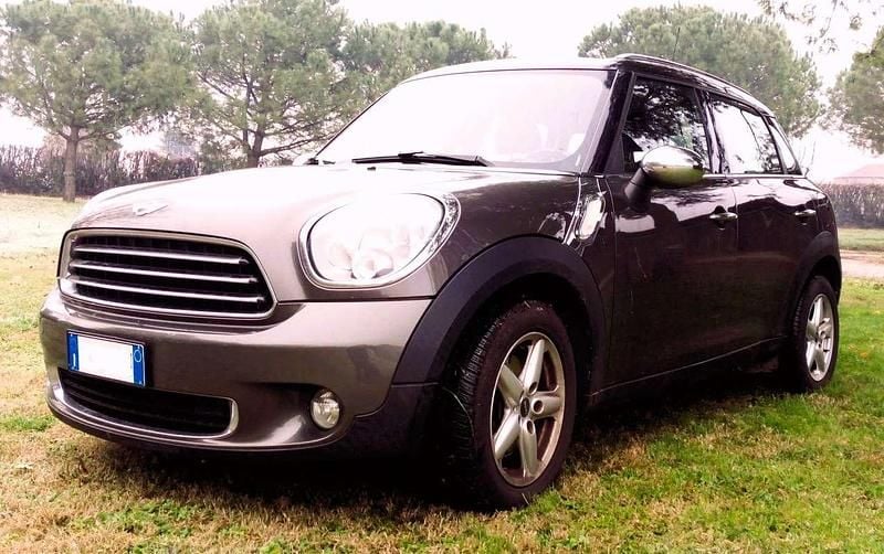 Bronzo Usata 2010 Mini One Countryman SUV | 6700 € (Buon prezzo) - Immagine 1/4