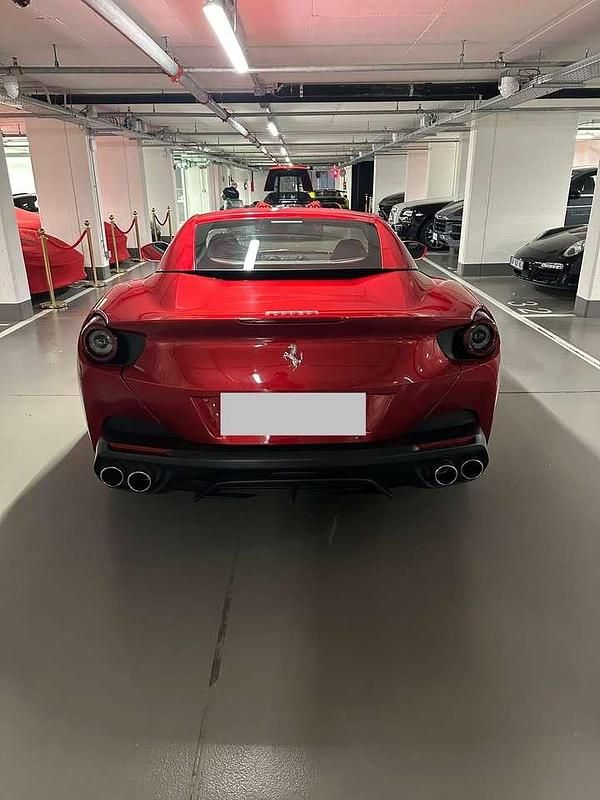 Rosso Usata 2019 Ferrari Portofino Cabrio | 185.000 € - Immagine 1/4