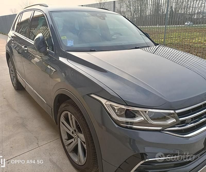 Usata VW Tiguan R-line 150 CV (110 kW) 2021 Grigio SUV