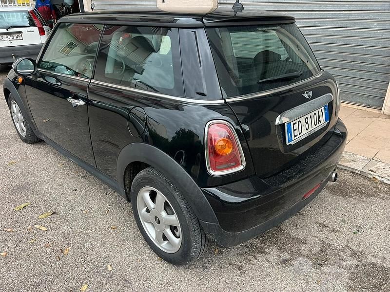 Usata Mini Cooper 90 CV (66 kW) 2010 Utilitaria