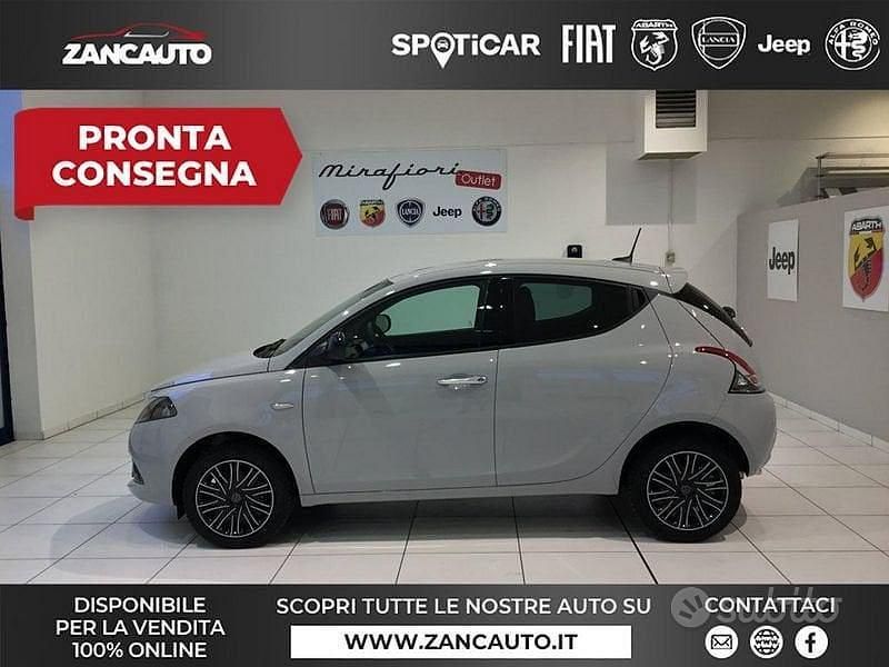 Usata Lancia Ypsilon S 70 CV (51 kW) 2021 Grigio Utilitaria