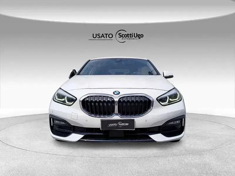 Begagnad BMW 116 Sport Line 116 HK (85 kW) 2021 Vit Halvkombi