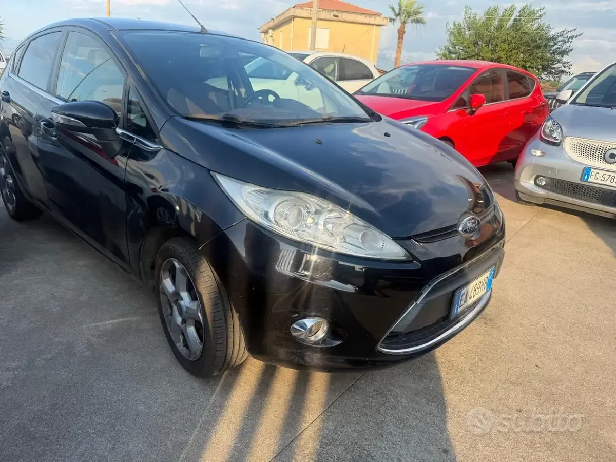 Usata Ford Fiesta Titanium 92 CV (67 kW) 2010 Nero Berlina