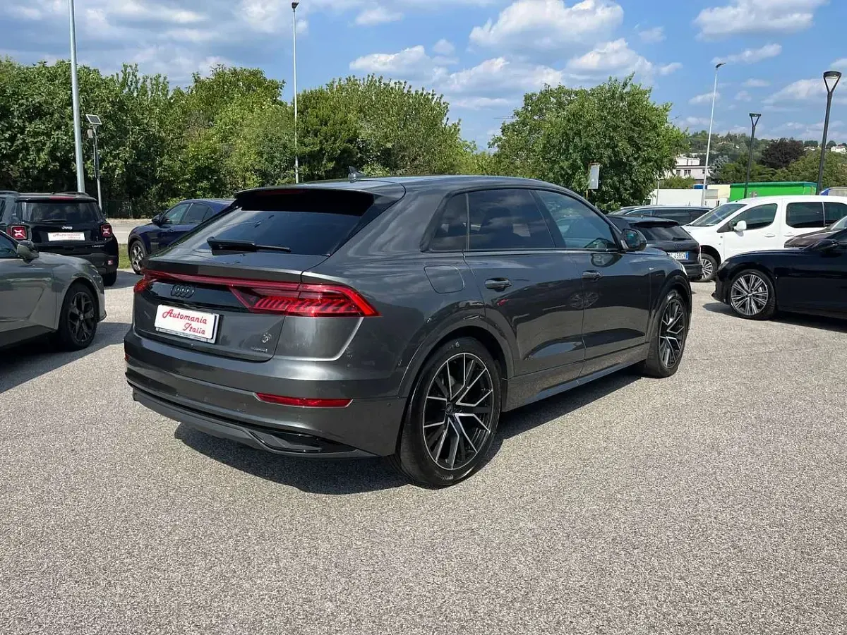 Usata Audi Q8 Sport 286 CV (210 kW) 2021 Grigio SUV