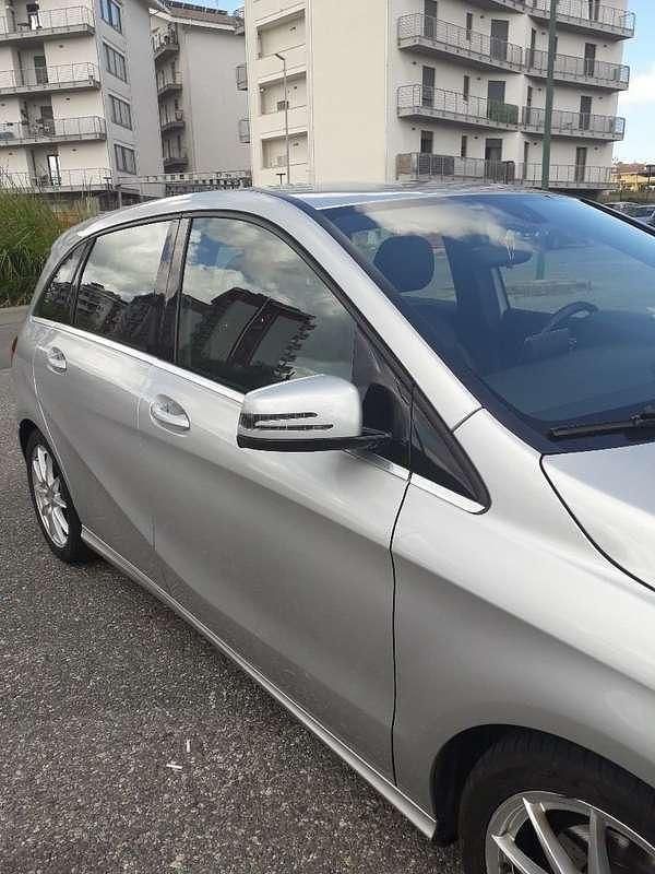 Usata Mercedes 180 109 CV (80 kW) 2014 Argento Berlina