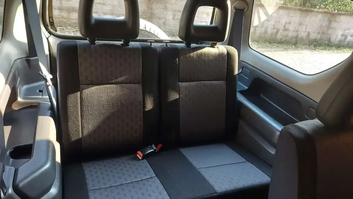 Usata Suzuki Jimny 86 CV (63 kW) 2010 Grigio SUV