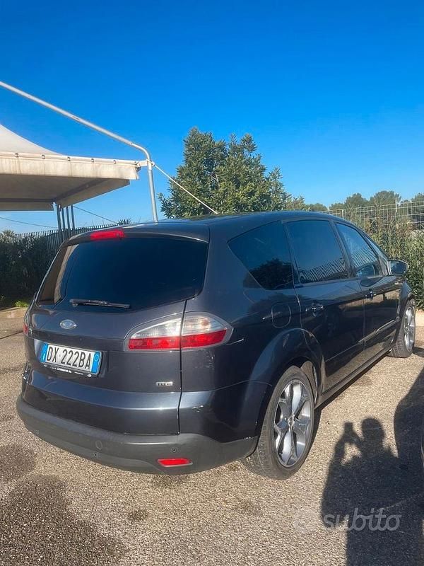 Usata Ford S-MAX Titanium 140 CV (102 kW) 2009 Grigio Monovolume
